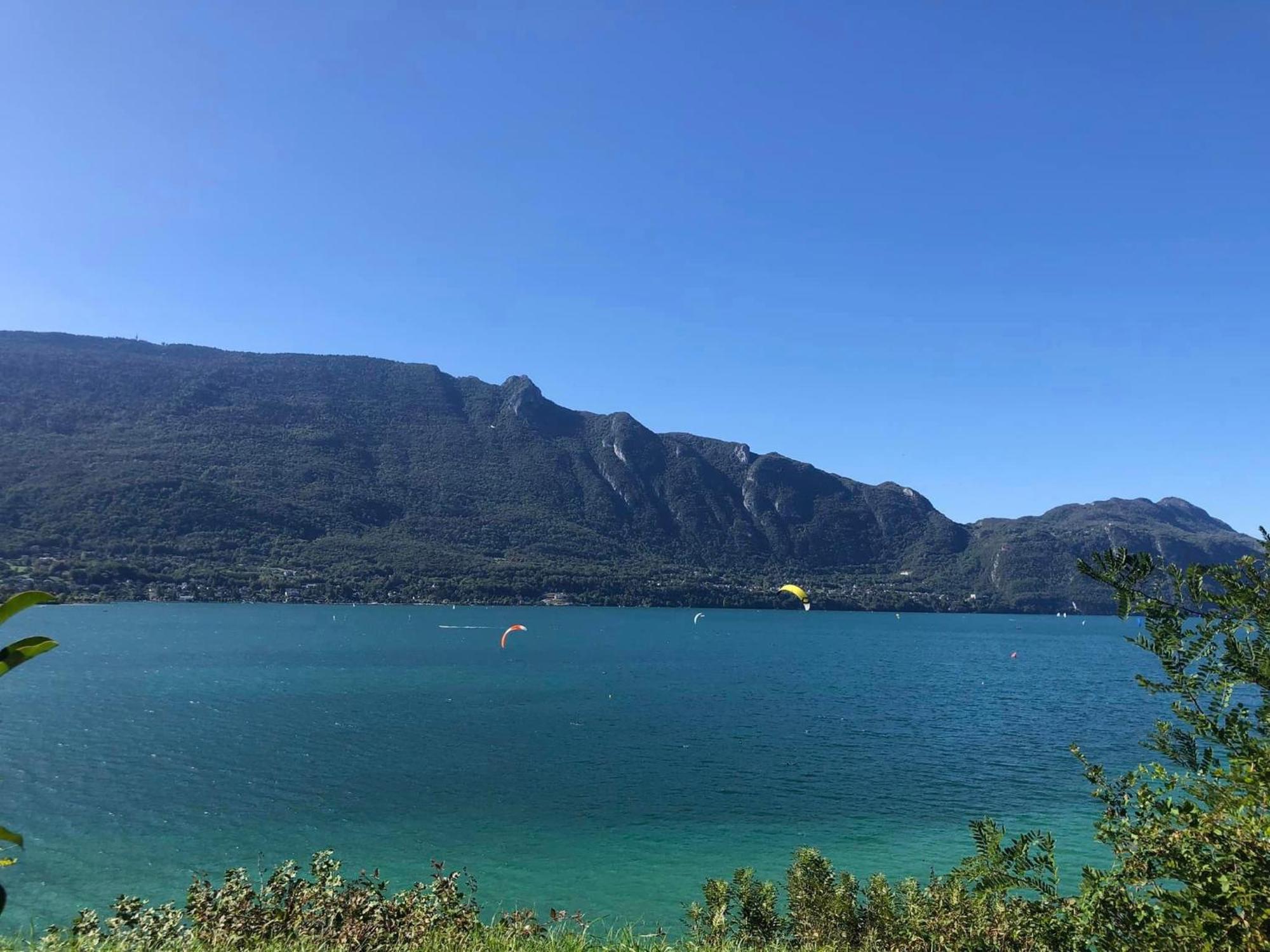 A La Marc'Quize Chambres D'Hotes, Petit Dejeuner Compris, Avec Piscine A Debordement En Exterieur, Bain Nordique A 38 Degres En Prestation Supplement Sur Reservation Horaire Anticipee 1 Place De Parking Gratuite Sur Place Mouxy Exterior foto