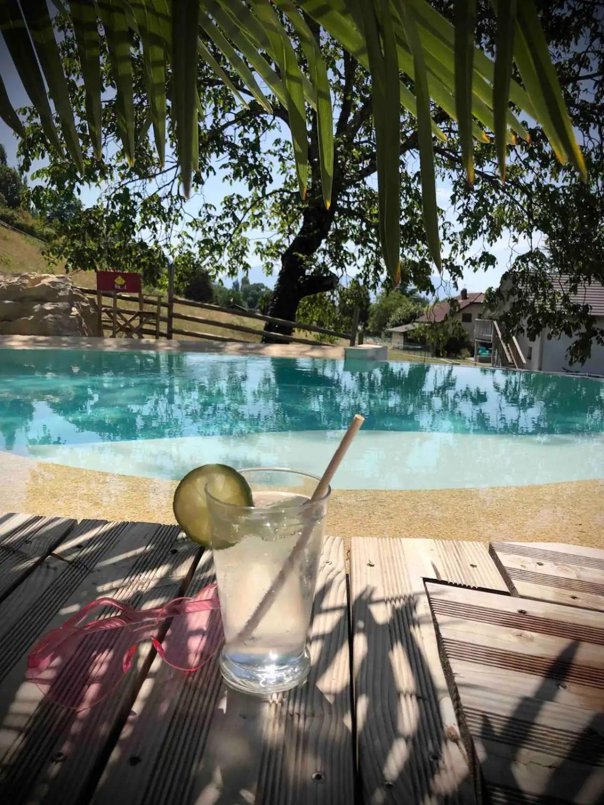 A La Marc'Quize Chambres D'Hotes, Petit Dejeuner Compris, Avec Piscine A Debordement En Exterieur, Bain Nordique A 38 Degres En Prestation Supplement Sur Reservation Horaire Anticipee 1 Place De Parking Gratuite Sur Place Mouxy Exterior foto