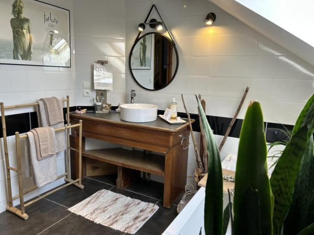 A La Marc'Quize Chambres D'Hotes, Petit Dejeuner Compris, Avec Piscine A Debordement En Exterieur, Bain Nordique A 38 Degres En Prestation Supplement Sur Reservation Horaire Anticipee 1 Place De Parking Gratuite Sur Place Mouxy Exterior foto